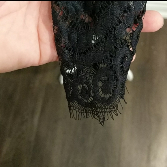 Lace overlay dress - Picture 3 of 5